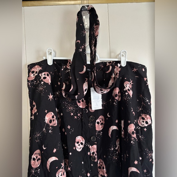 🆕 Torrid Mini Challis Skull Skirtall size 1 - Picture 8 of 9